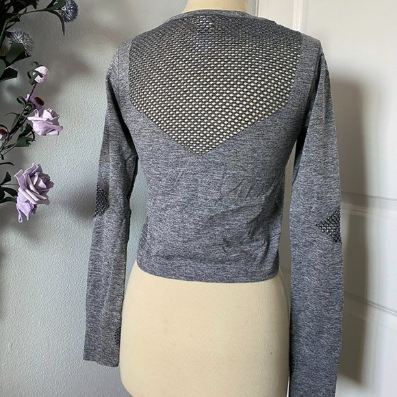 Joylab Cropped Seamless Mesh Top - MEDIUM - Picture 5 of 7